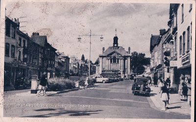 Black and white postcard of Henley Town Hall in the 1950s.